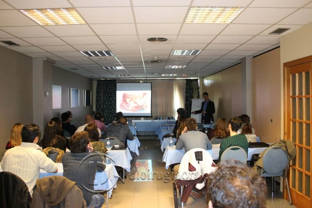 formación en cirugía oral e implantología