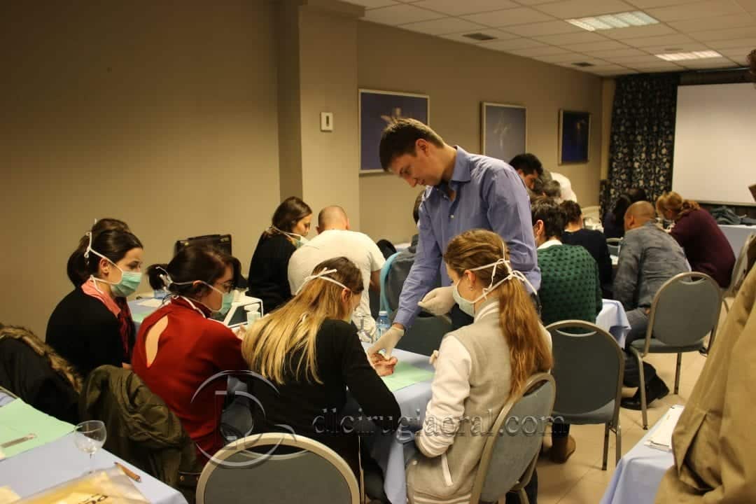 formación en cirugía oral e implantología